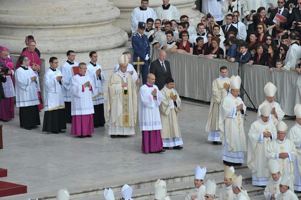 Due seminaristi di Noha al servizio di papa Francesco