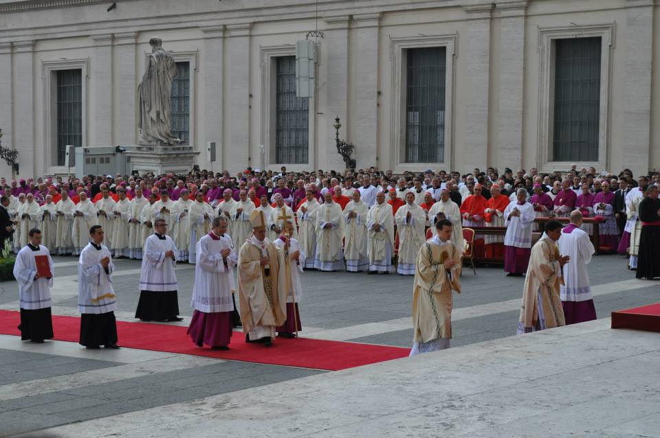 Due seminaristi di Noha al servizio di papa Francesco