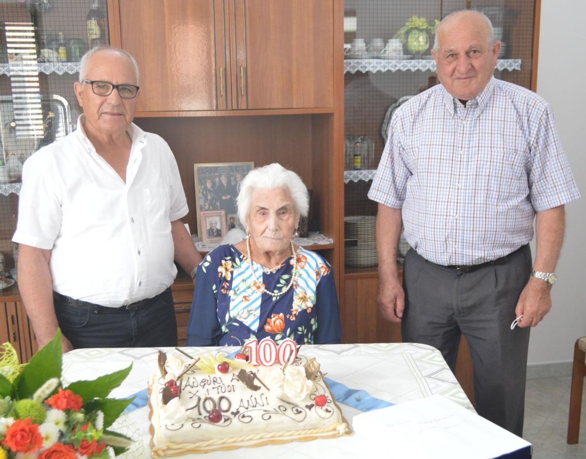 Mamma paga 740 euro per la torta del primo compleanno del figlio