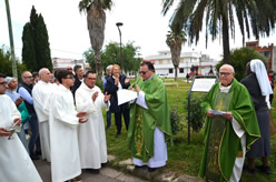 Benedizione della targa in memoria di Suor Orsolina