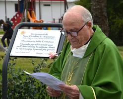 Benedizione della targa in memoria di Suor Orsolina