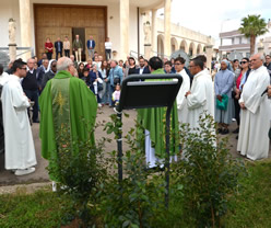 Benedizione della targa in memoria di Suor Orsolina
