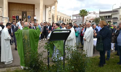 Benedizione della targa in memoria di Suor Orsolina