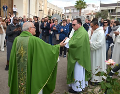 Benedizione della targa in memoria di Suor Orsolina